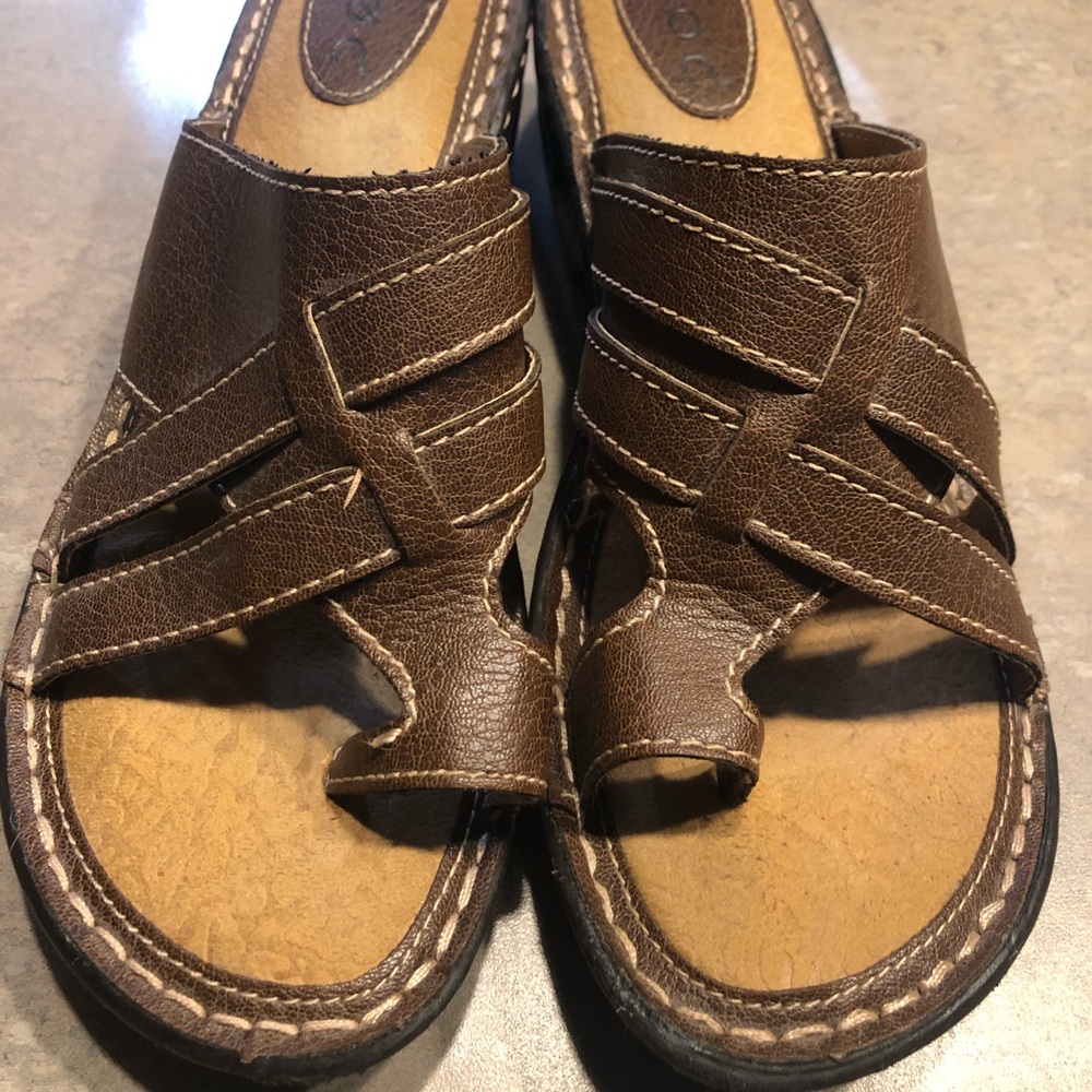Born brown leather sandals Size 9